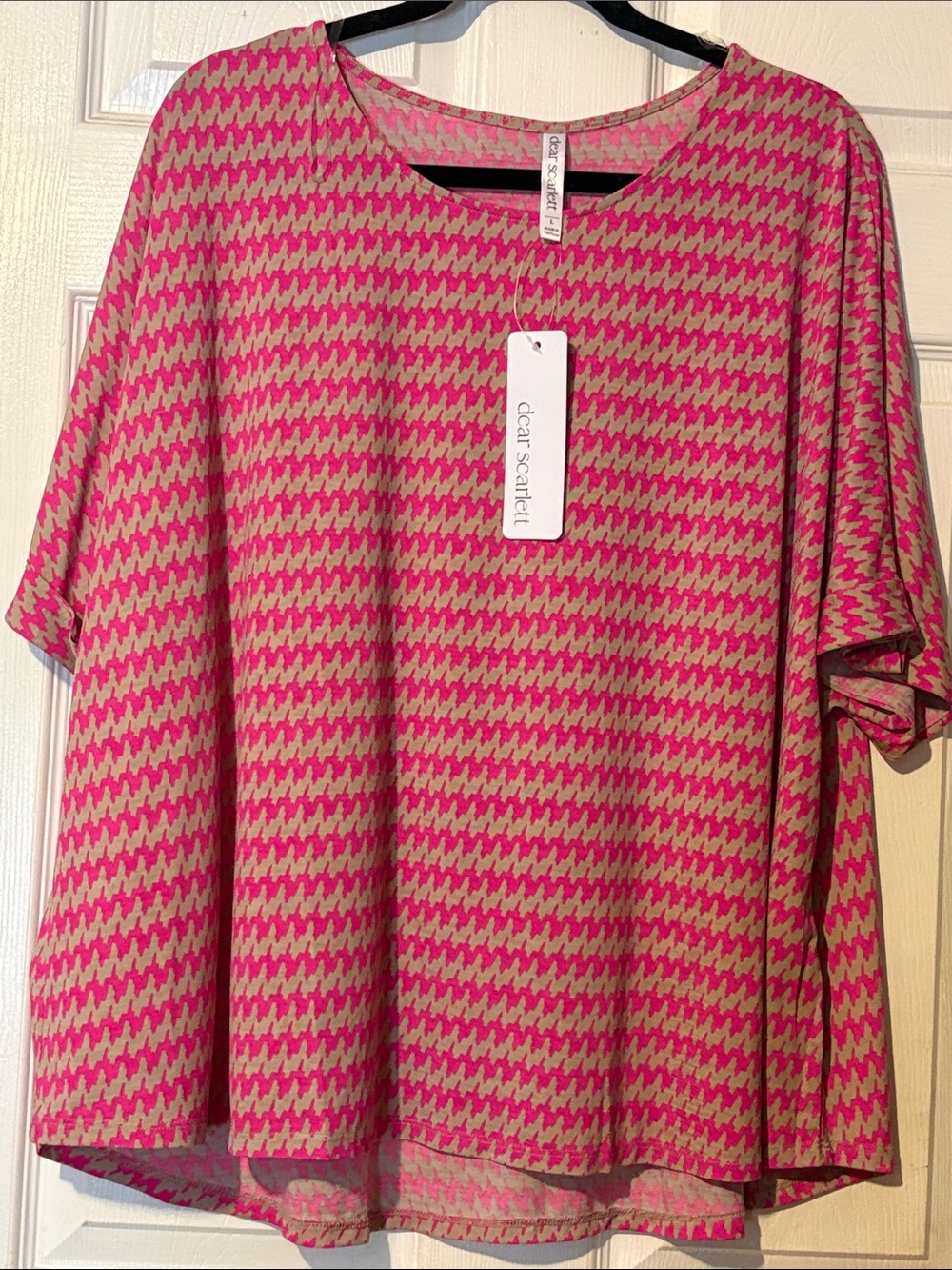 Dear Scarlett Pink and Tan Short Sleeve Houndstooth Tee